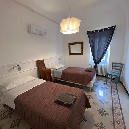 Casa Del Poeta Lägenhet Riva Ligure Exteriör bild