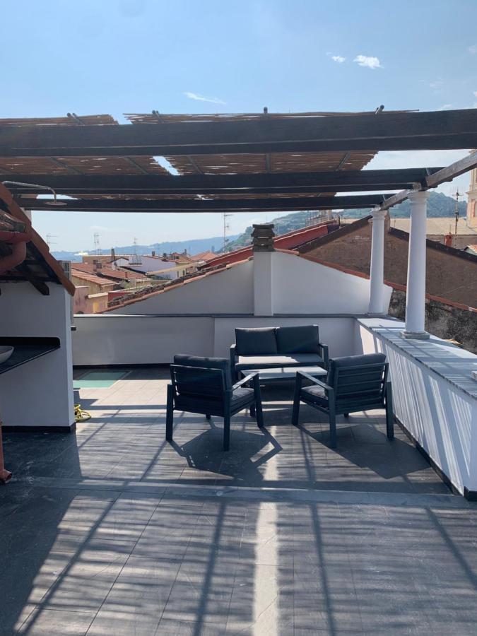 Casa Del Poeta Lägenhet Riva Ligure Exteriör bild