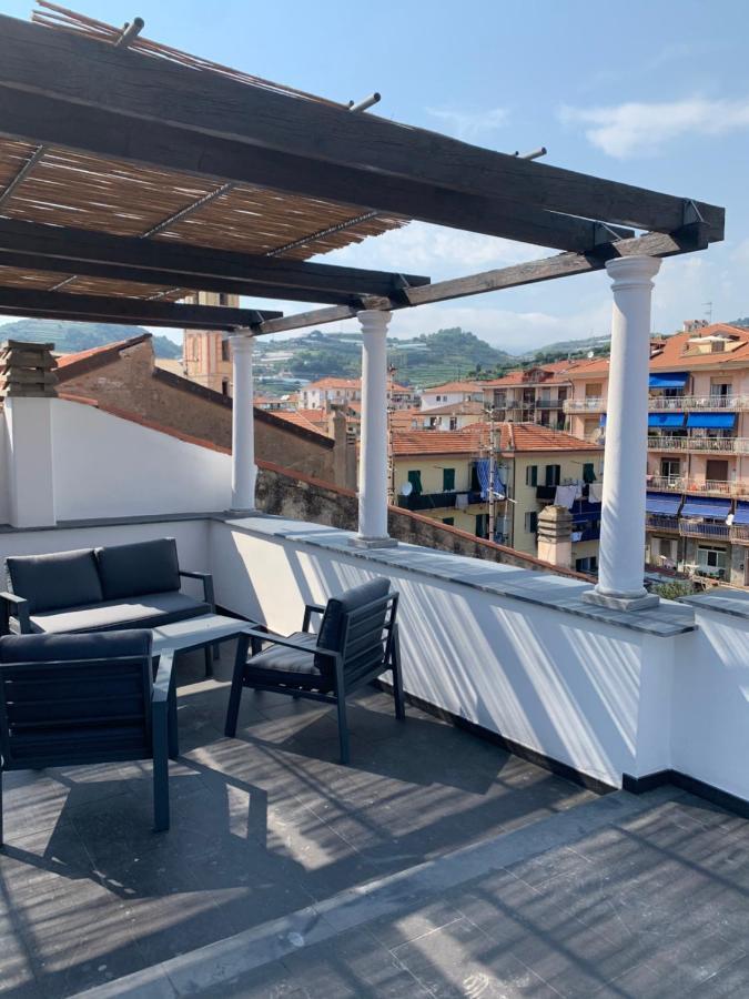 Casa Del Poeta Lägenhet Riva Ligure Exteriör bild
