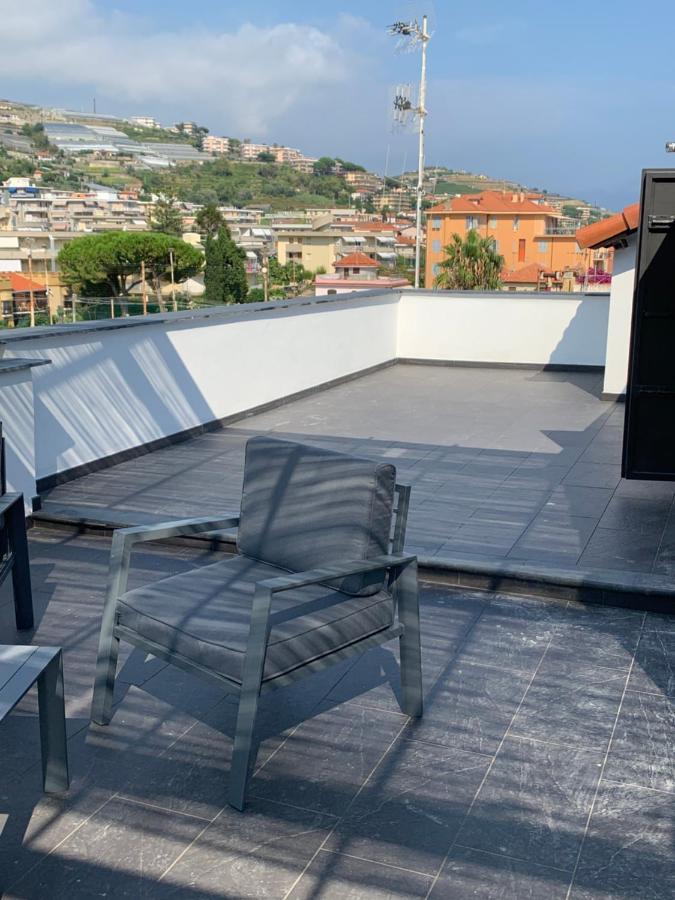Casa Del Poeta Lägenhet Riva Ligure Exteriör bild