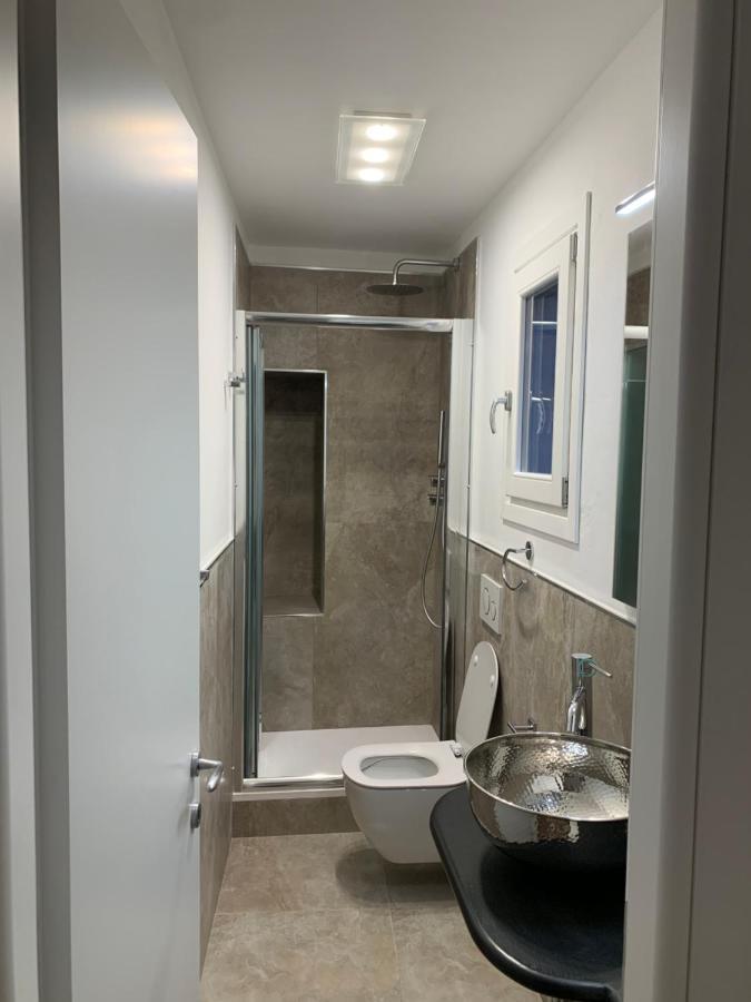 Casa Del Poeta Lägenhet Riva Ligure Exteriör bild