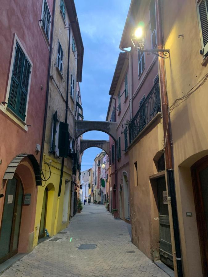 Casa Del Poeta Lägenhet Riva Ligure Exteriör bild