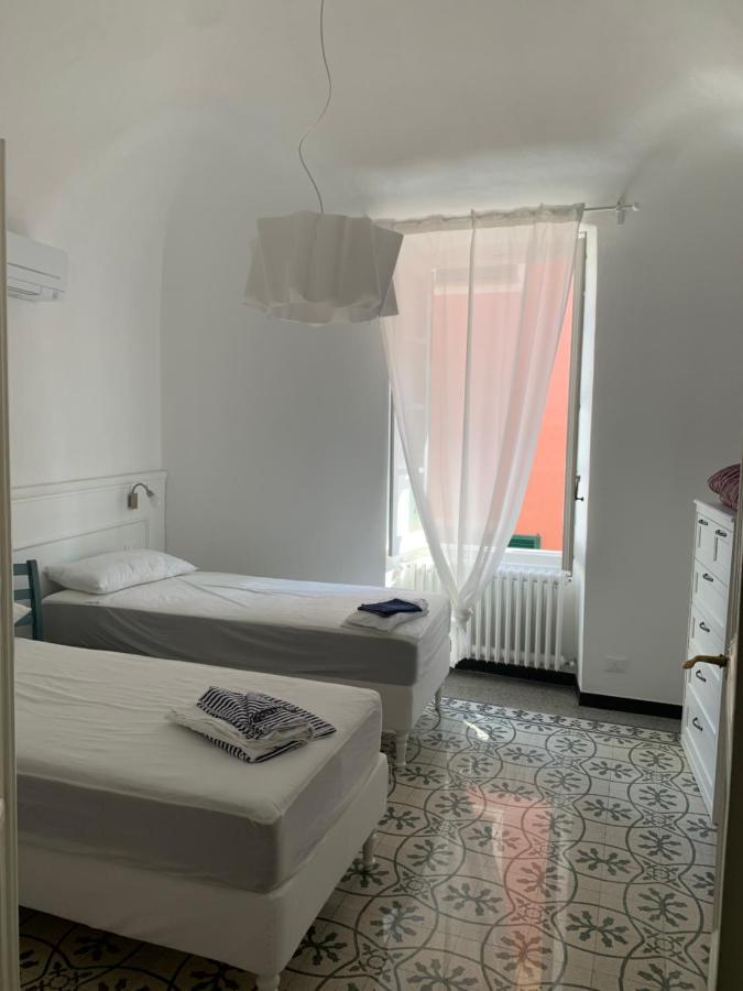 Casa Del Poeta Lägenhet Riva Ligure Exteriör bild
