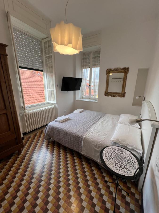 Casa Del Poeta Lägenhet Riva Ligure Exteriör bild