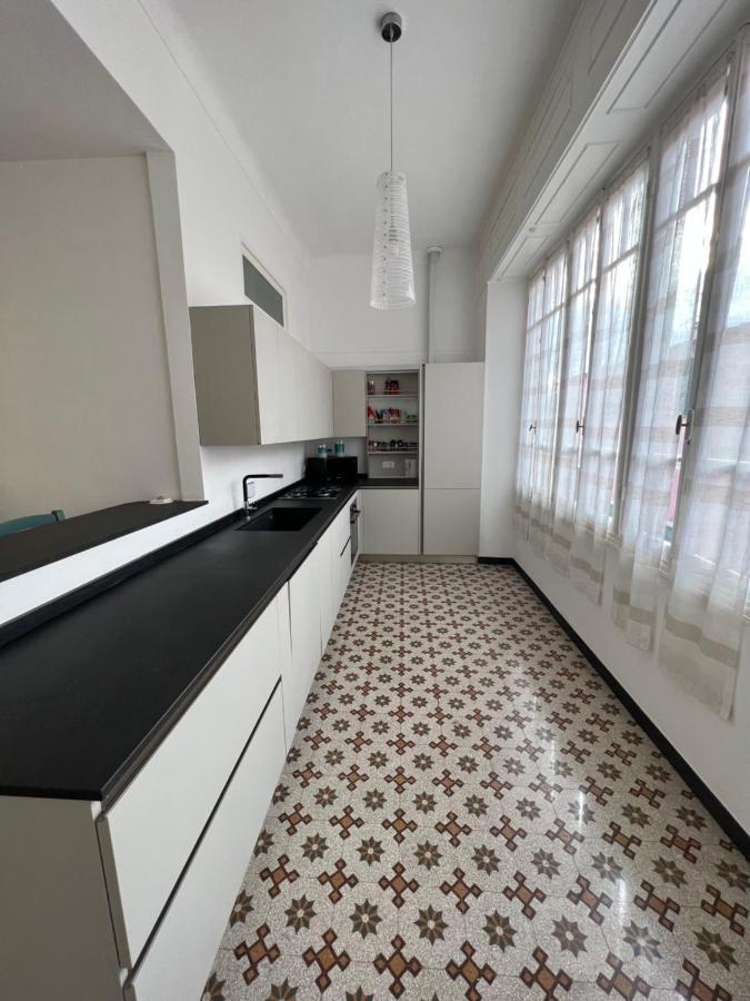Casa Del Poeta Lägenhet Riva Ligure Exteriör bild