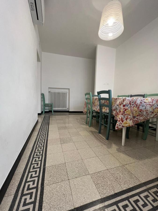 Casa Del Poeta Lägenhet Riva Ligure Exteriör bild
