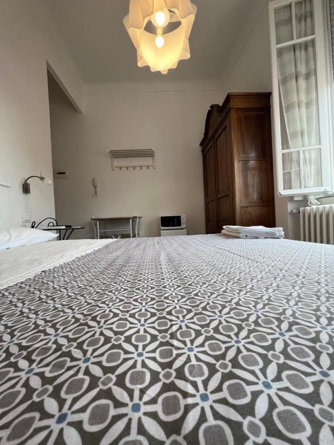 Casa Del Poeta Lägenhet Riva Ligure Exteriör bild