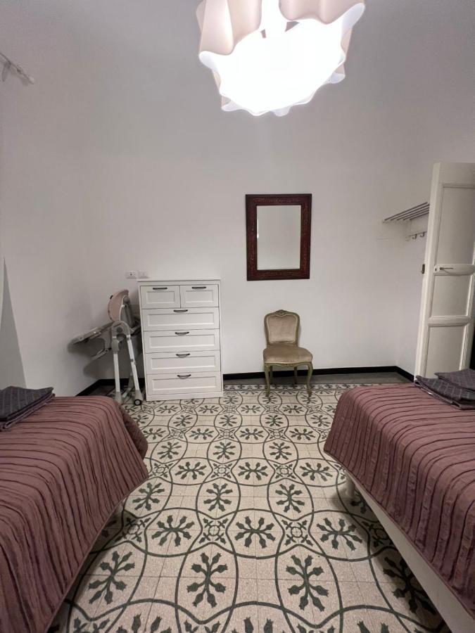 Casa Del Poeta Lägenhet Riva Ligure Exteriör bild