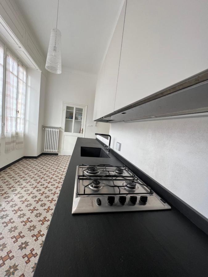 Casa Del Poeta Lägenhet Riva Ligure Exteriör bild