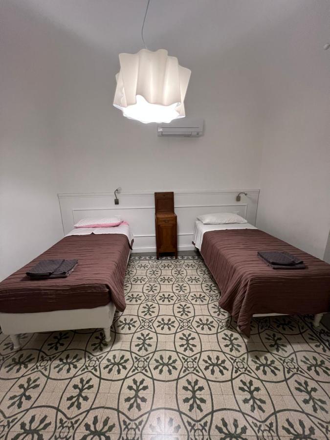 Casa Del Poeta Lägenhet Riva Ligure Exteriör bild